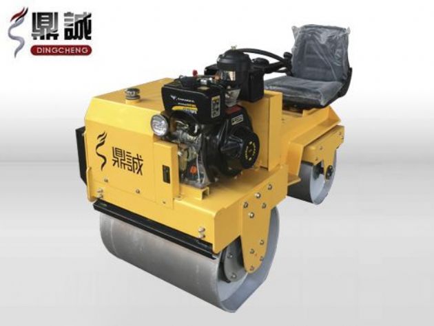 點(diǎn)擊查看詳細(xì)信息<br>標(biāo)題：DC850C座駕式壓路機(jī) 閱讀次數(shù)：15386